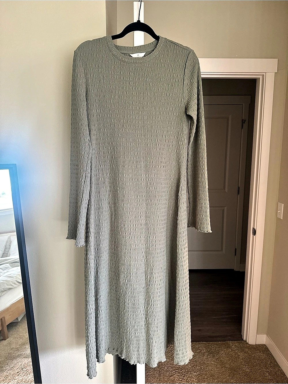 H&M Ribbed Maxi Dress in Gray Size Medium Like New